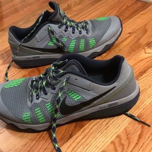 Nike Mens 10.5 Trail 2’s